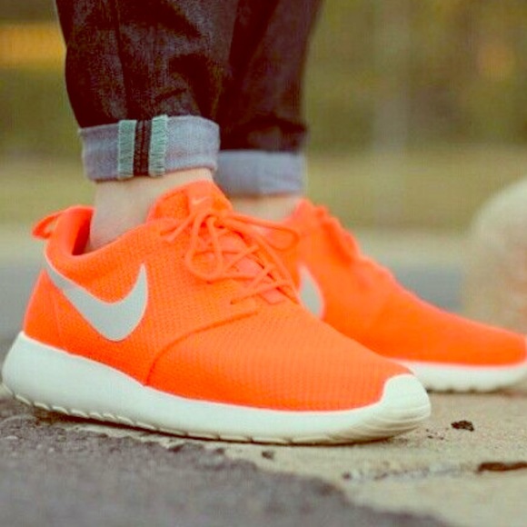 nike roshe one orange